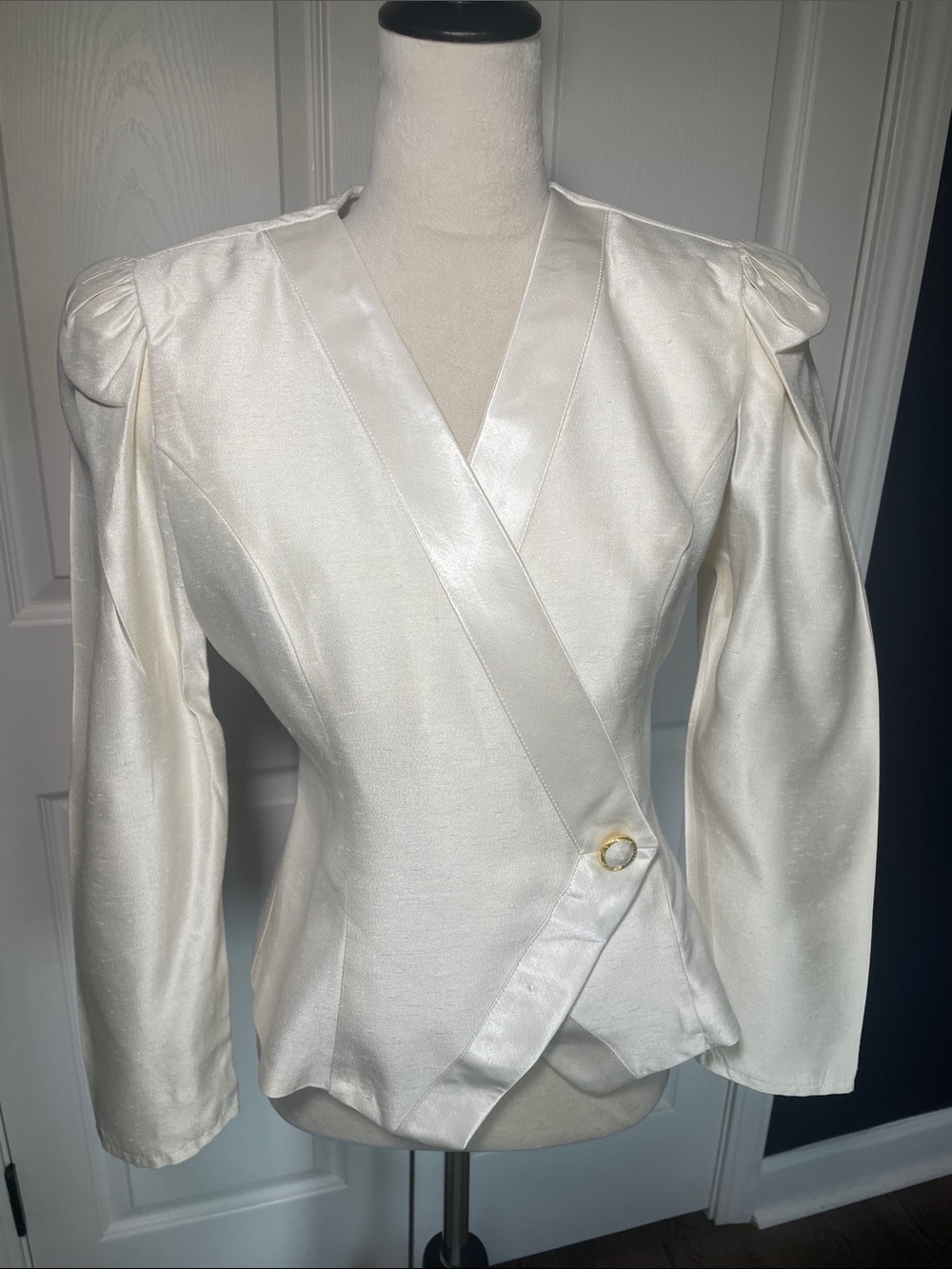 Vintage 80s Cream Satin Blazer Top Wrap Style Puff Sleeve Power Shoulder Sz S